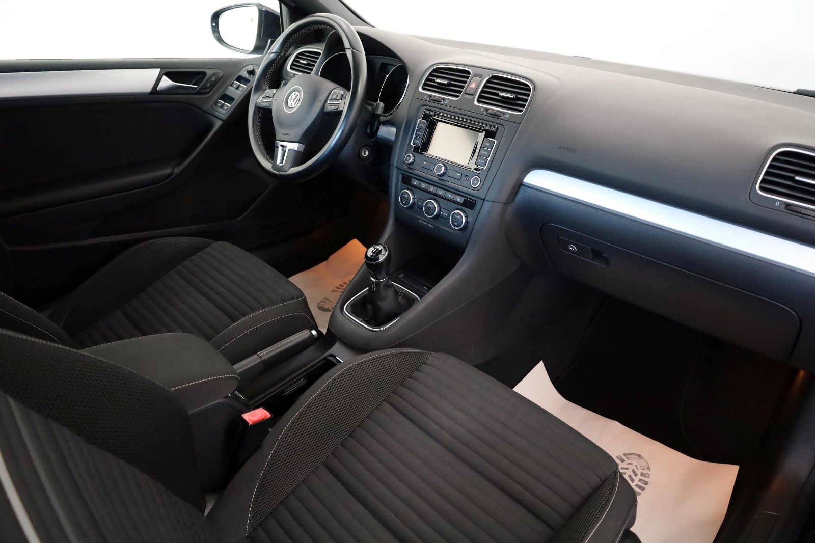Fahrzeugabbildung Volkswagen Golf VI Cabriolet Cup Navi,SH,Kamera,PDC,SR+WR