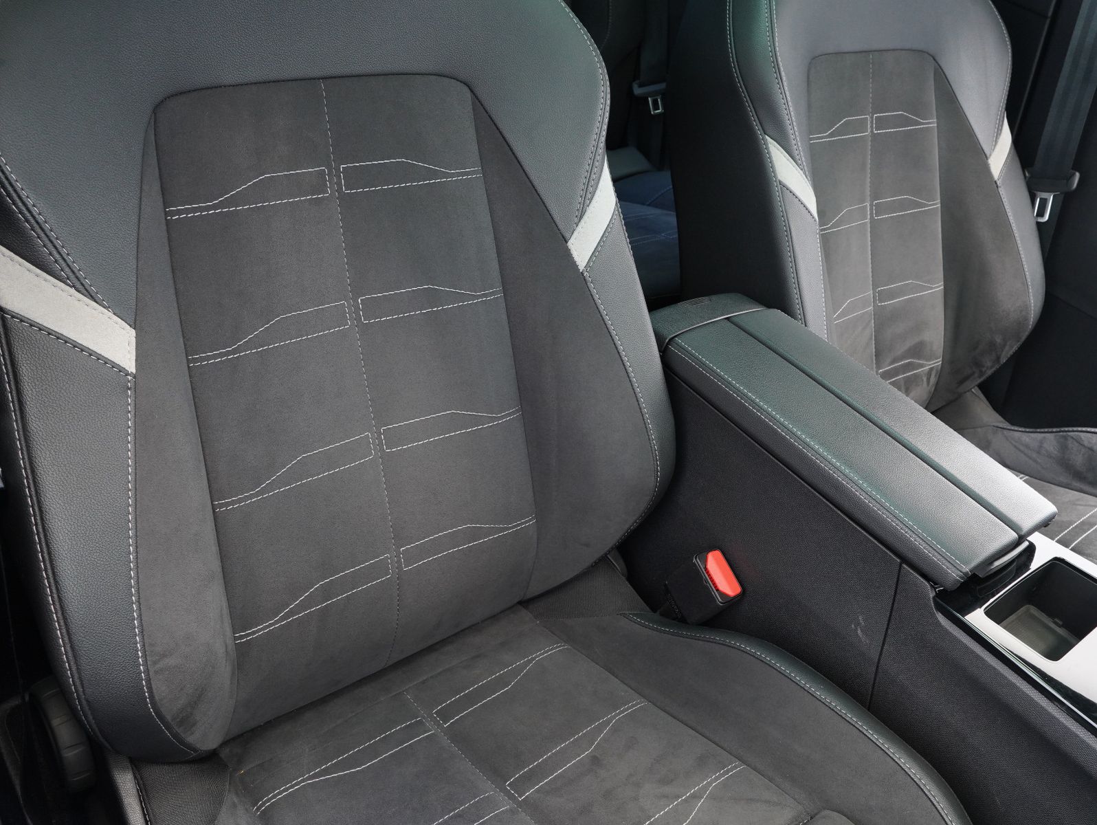 Fahrzeugabbildung Opel Astra L 1.5 Diesel Sports Tourer GS Line PANO