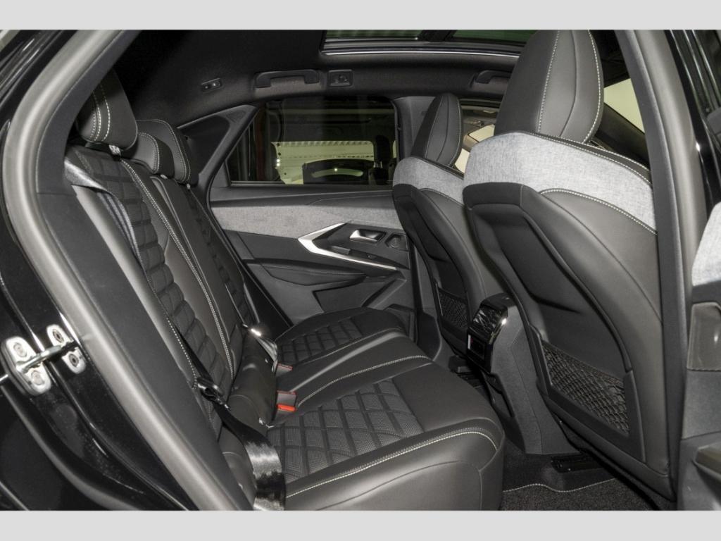 Peugeot 3008 GT  Exclusive 1.2 Mild-Hybrid KlimaSitze