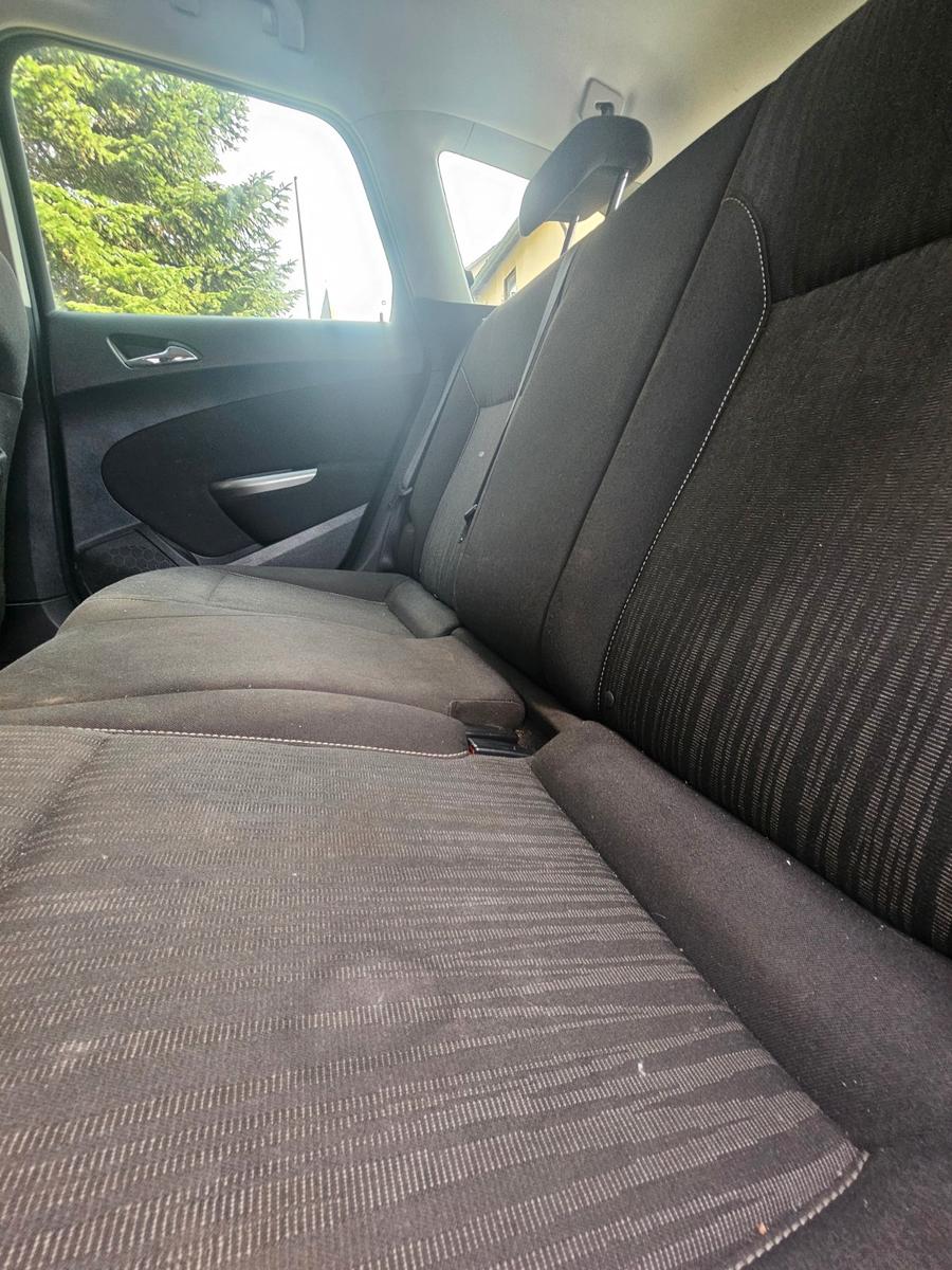 Opel Astra 2012 — photo 11