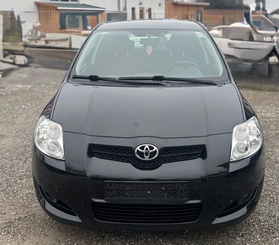 Toyota Auris 2,0 DTI 93kw. Limosine Aluz Klima