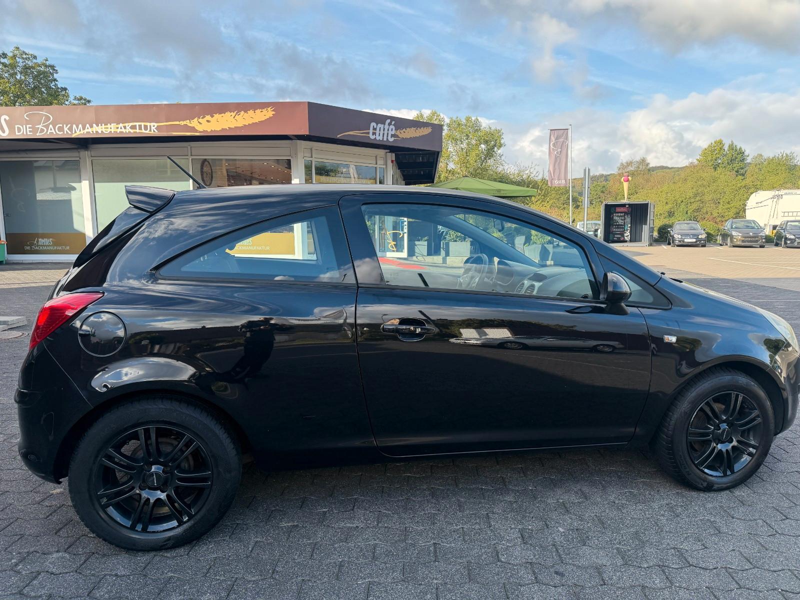 Opel Corsa D Edition