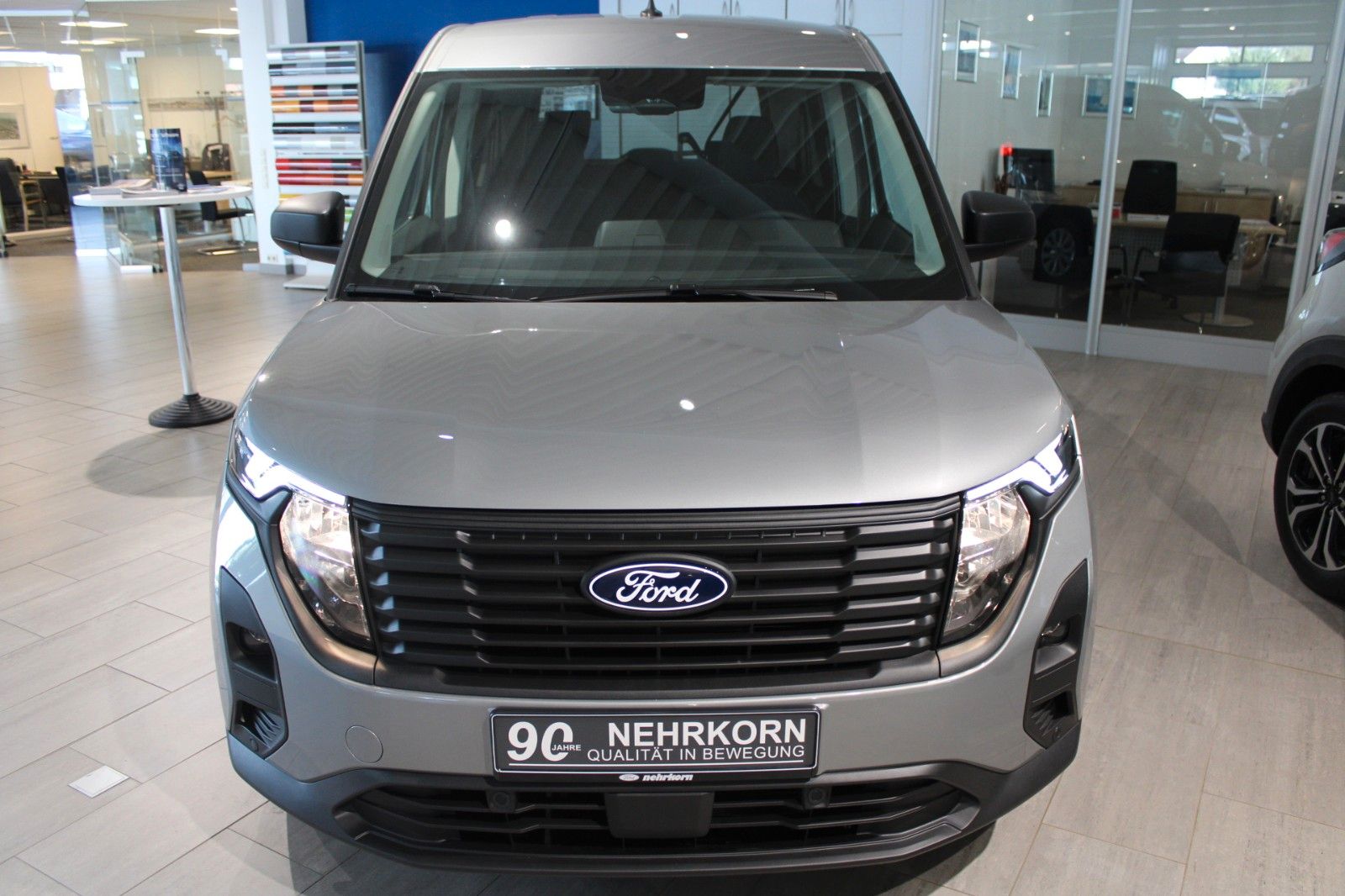 Fahrzeugabbildung Ford Tourneo Courier TREND Kamera WinterPaket2 uvm