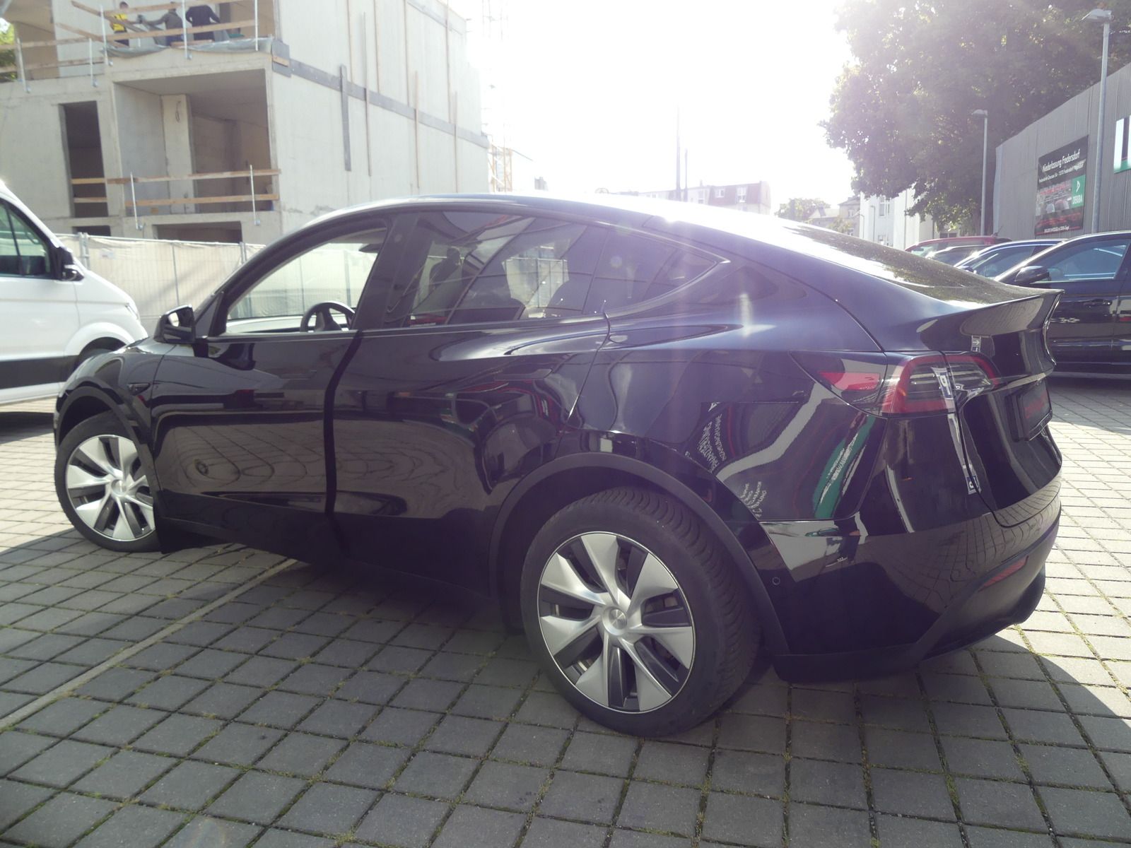 Tesla Model Y Long Range Dual AWD 378KW PANO LED KAM foto 17