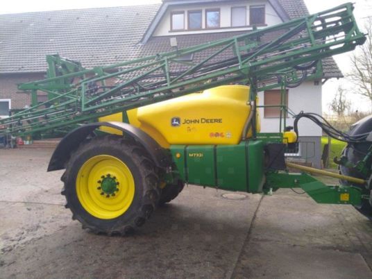 John Deere M732i