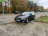 BMW e36 318is Coupé - BMW 318 aus 1993: 318i E36