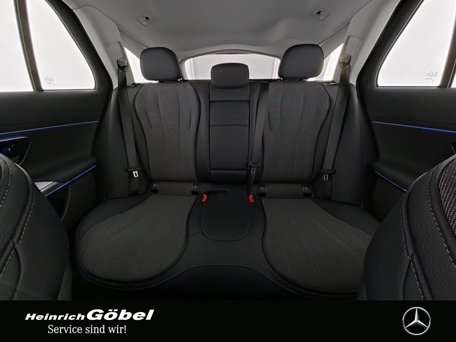 Fahrzeugabbildung Mercedes-Benz E 200 AVANTGARDE+DIGITAL.L+AHK+MEMORY+360°+SHZ