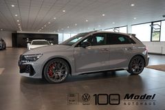 AUDI RS3 Sportback | Pano | Schalensitze | Carbon AUDI RS3 Sportback | Pano | Schalensitze | Carbon