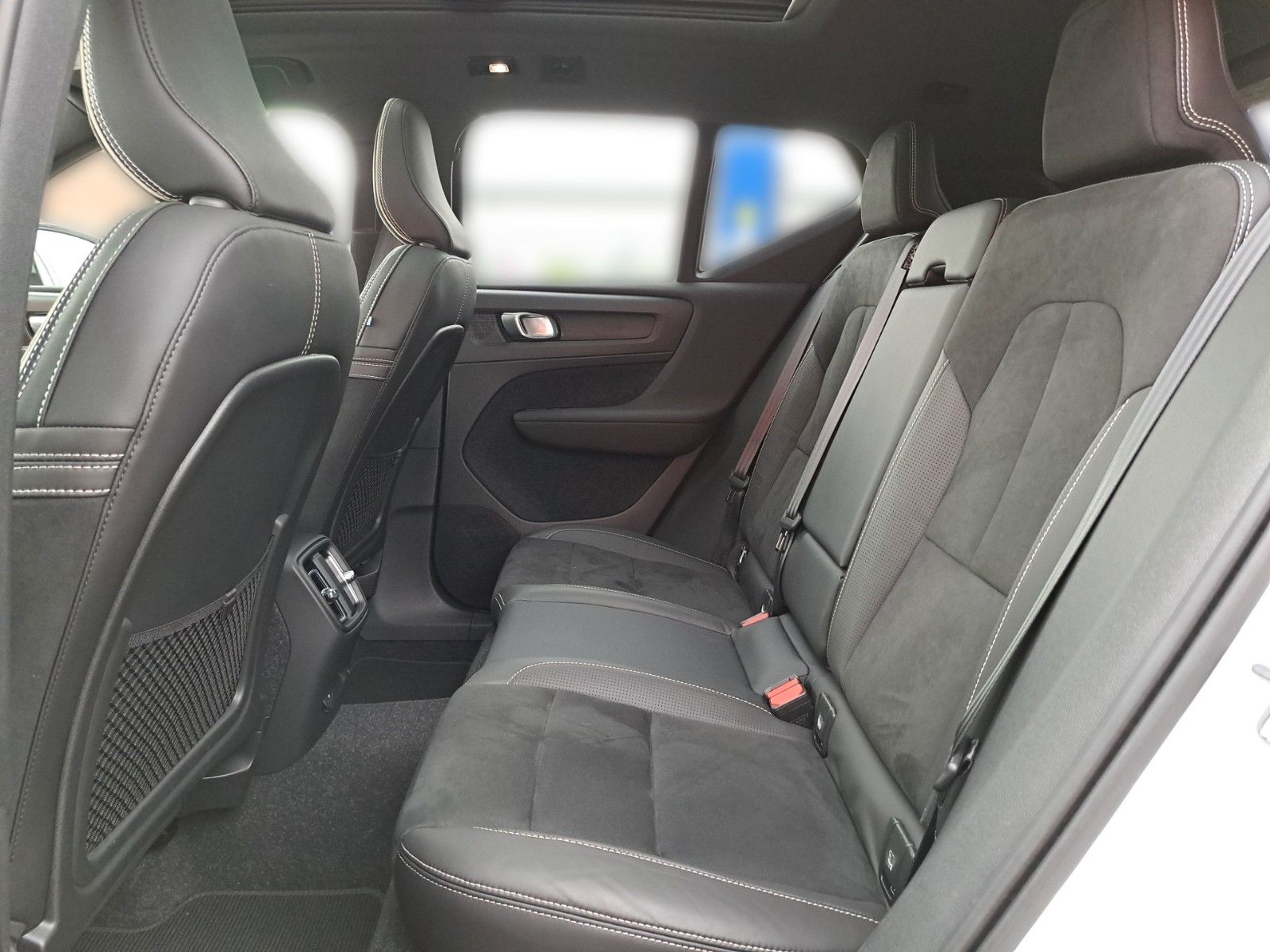 Fahrzeugabbildung Volvo XC40 R  Electric Allrad
