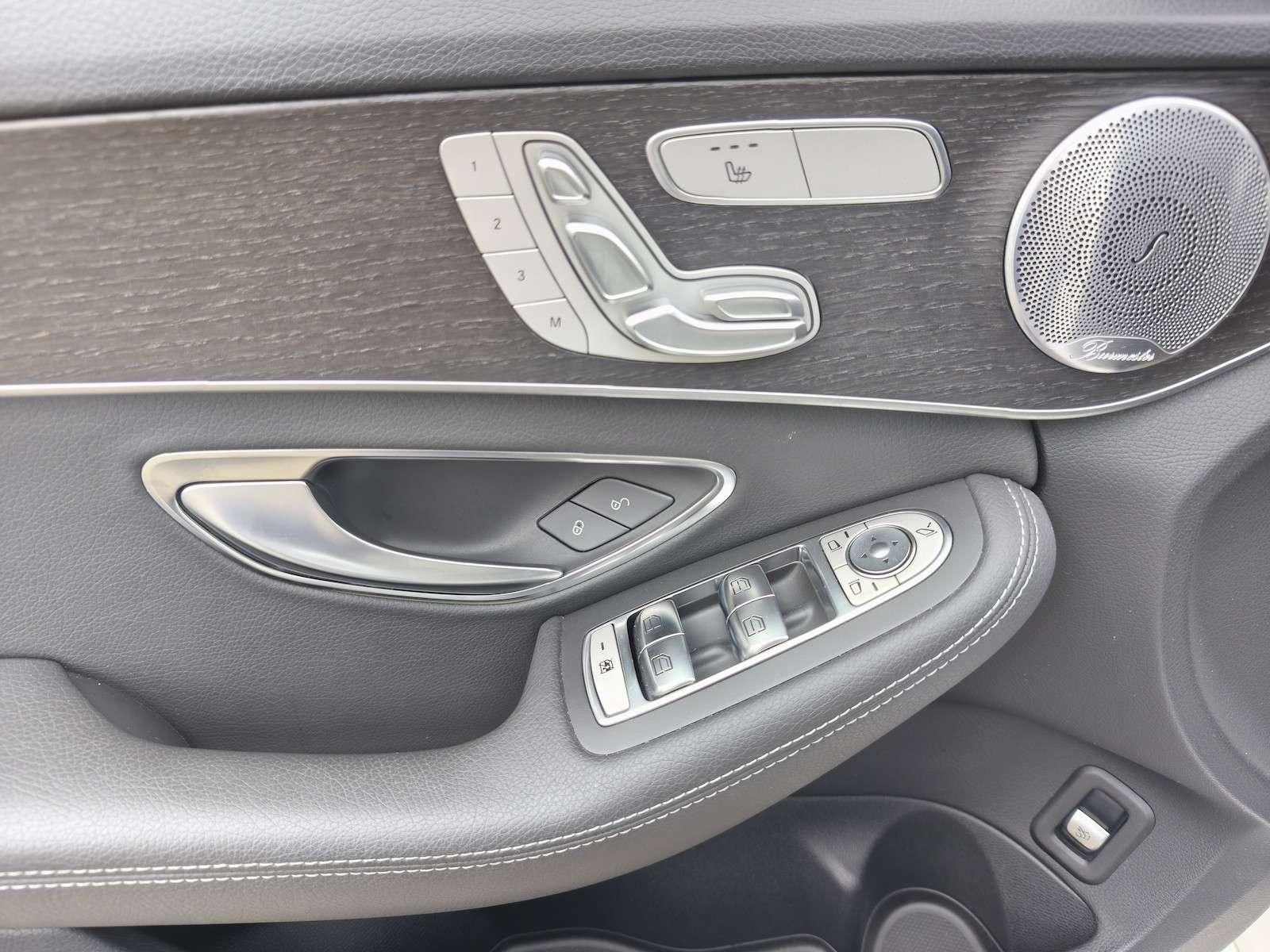 Fahrzeugabbildung Mercedes-Benz C300d T 4Matic Multibeam/Sound/Memory/StandHz