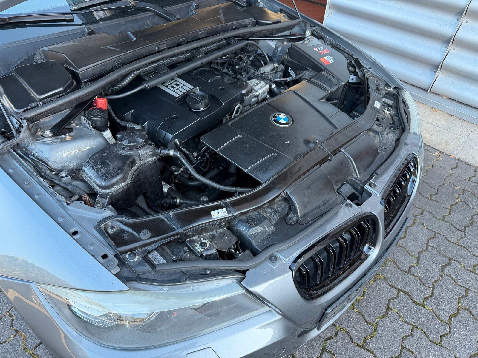 BMW 318 2011 — photo 6