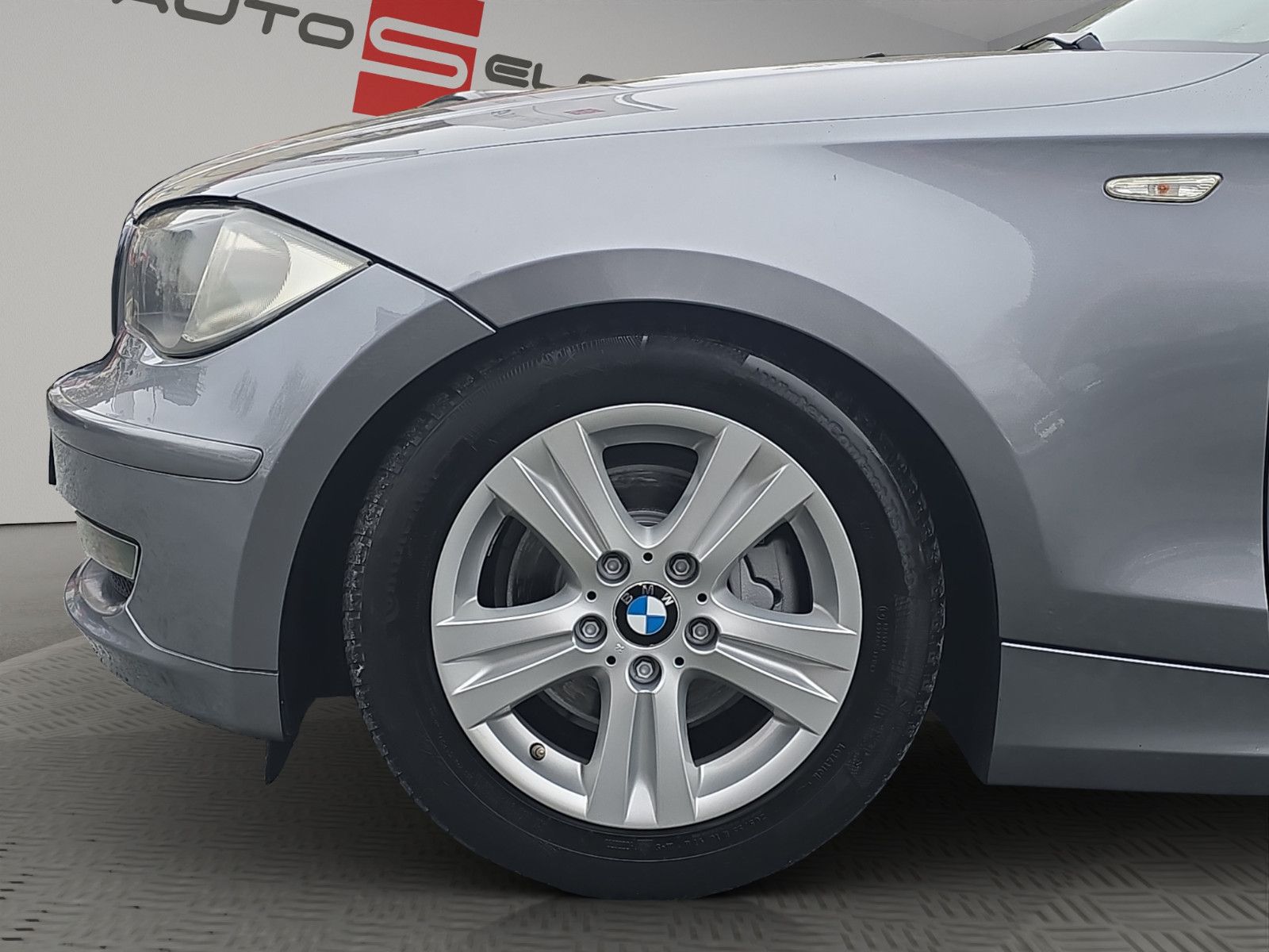 Fahrzeugabbildung BMW 118i 1 Limousine PDC+SHZ+TEMPOMAT+KLIMA