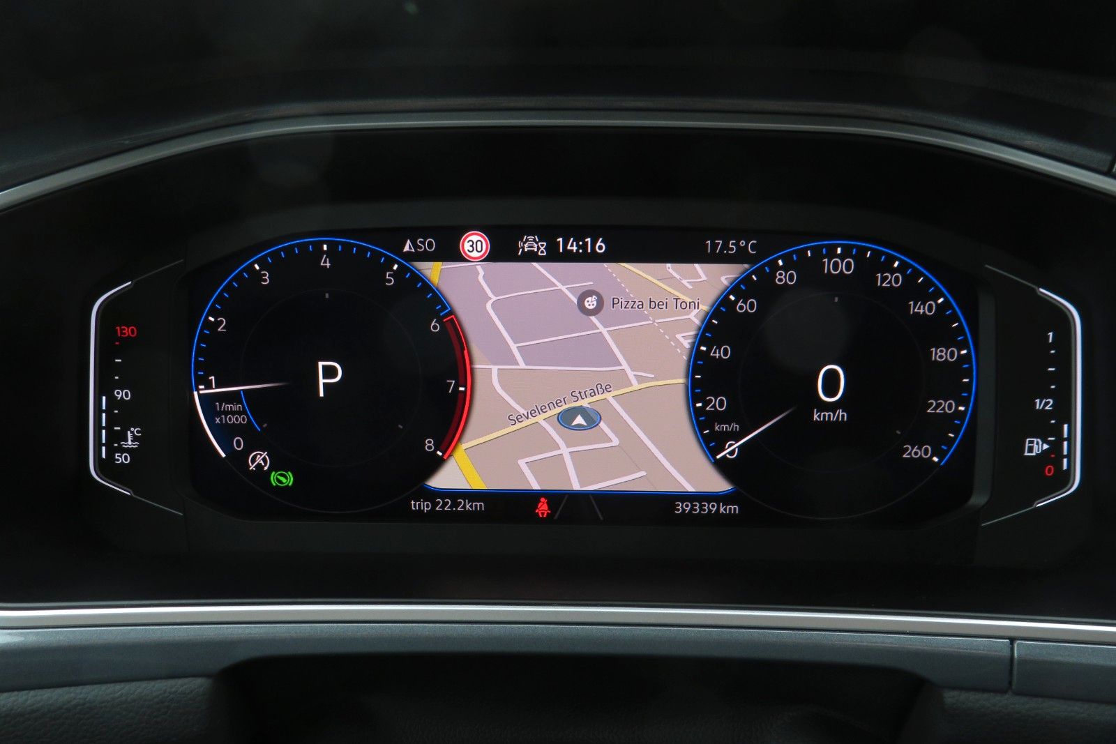 Fahrzeugabbildung Volkswagen T-Roc Style ACC APP MASSAGE SITZH. 17`KAMERA 1.H