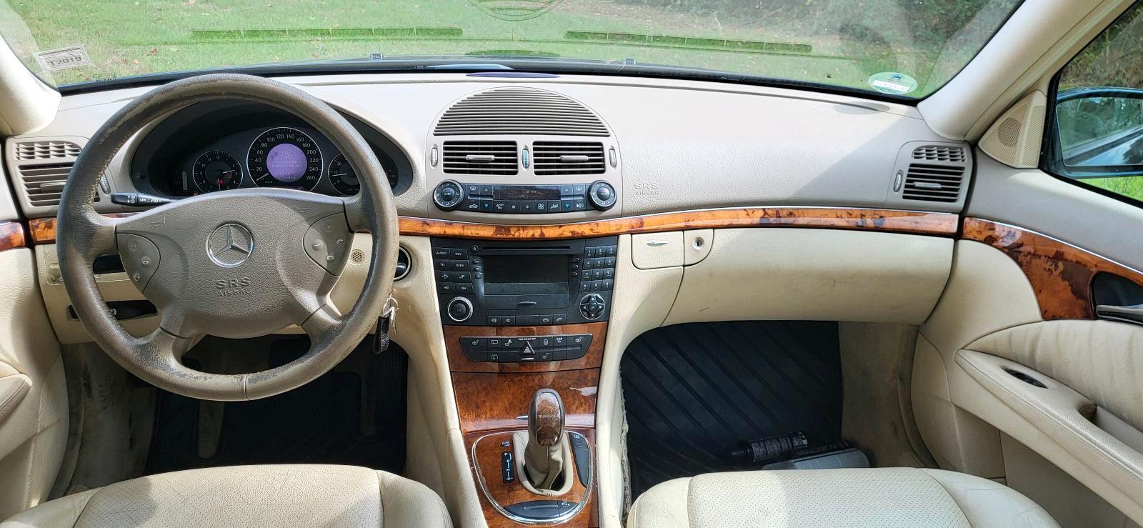 Mercedes-Benz E240 2004 — photo 10