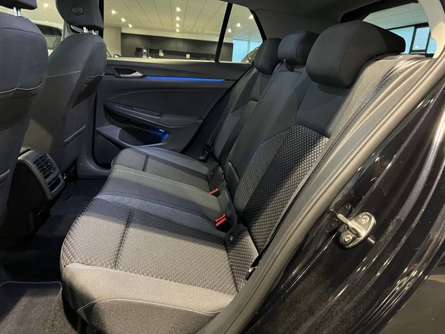 Volkswagen Golf 1.5 TSI Active | LED | Navi | App | DAB Volkswagen Golf 1.5 TSI Active | LED | Navi | App | DAB