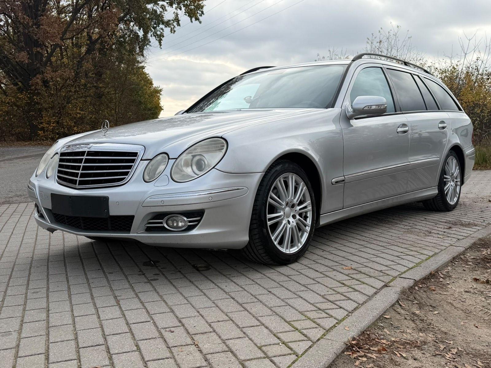 Mercedes-Benz E220 2007 — rear view