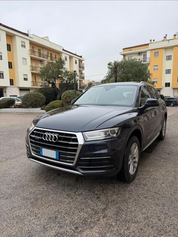 AUDI Audi Q5 35 TDI quattro S tronic Business Design