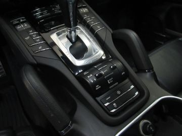Porsche Cayenne - 6