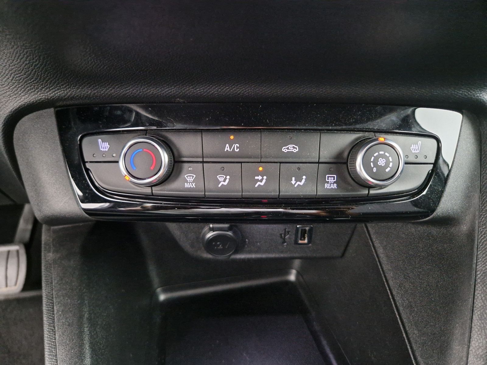 OPEL Corsa  F1.2 Turbo Edition – Bild 22