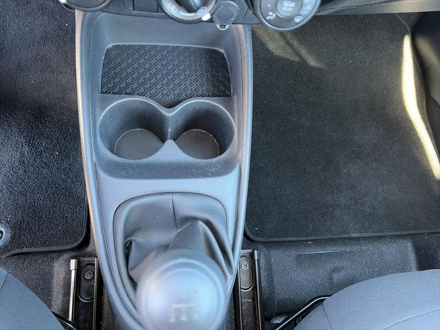 Toyota Aygo X Basis Apple CarPlay Android Auto Musikstr