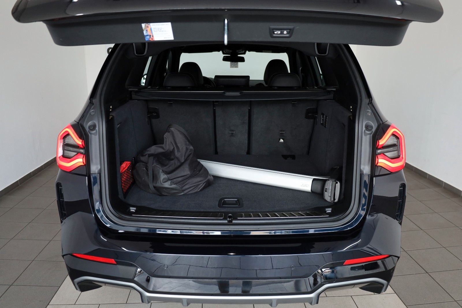 Fahrzeugabbildung BMW iX3 Inspiring Leder,Navi,LED,PanDach,SH,Park Pak