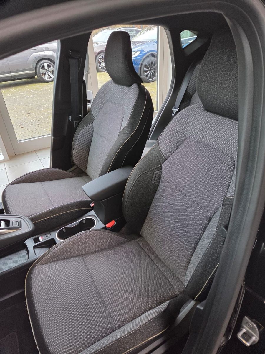 Fahrzeugabbildung Renault Captur Full Hybrid E-Tech 160 Esprit Alpine