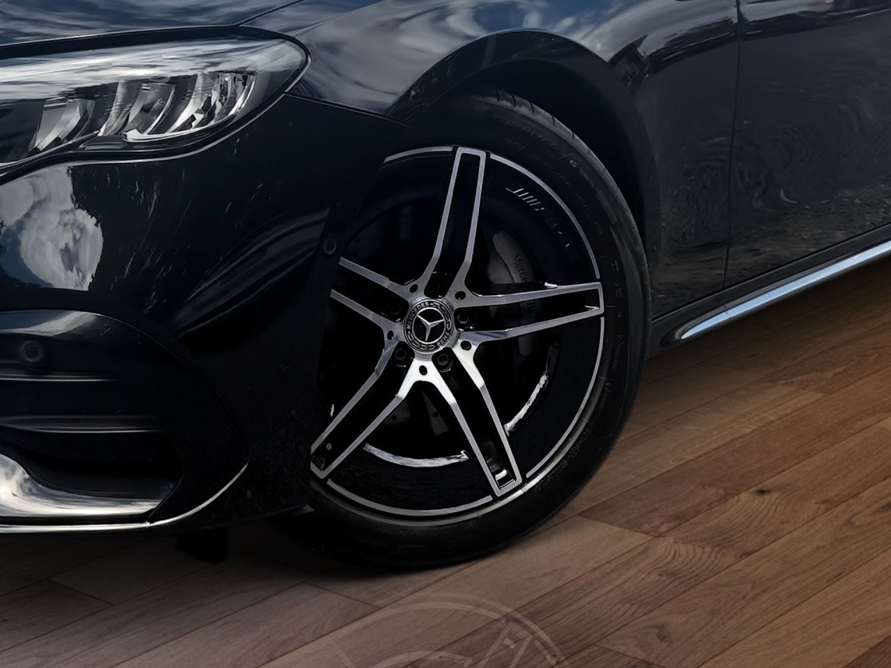 Fahrzeugabbildung Mercedes-Benz E 300 e T Hybrid AMG+AHK+4D BURM+DISTR+TOTW+KEYL