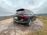 Volkswagen Tiguan Allspace R-Line 2.0 TSI 220PS DSG 4MOTION - VW Tiguan Allspace von privat