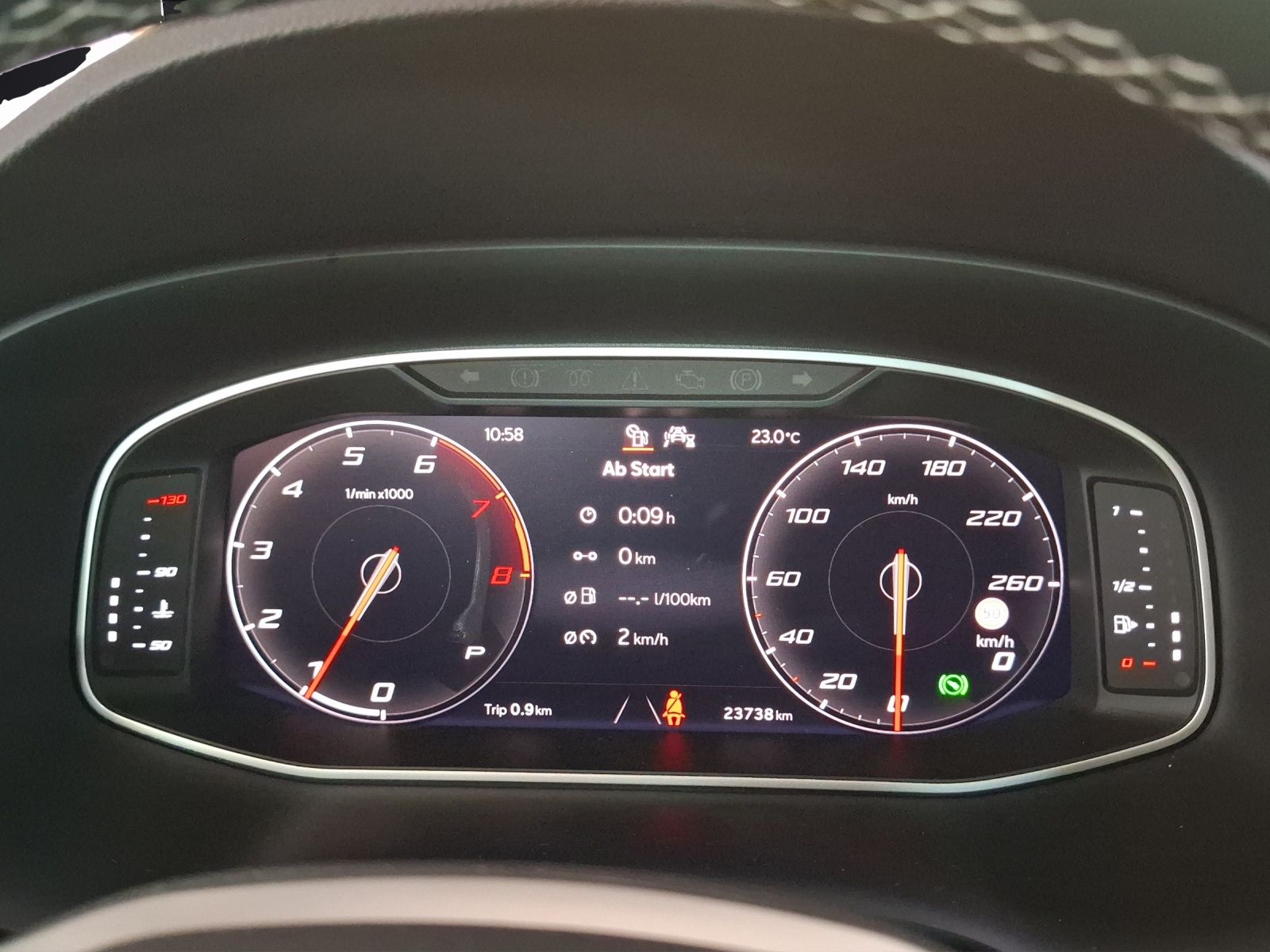 Fahrzeugabbildung SEAT Ateca TSI Xperience DSG LED AHK Navi AID ACC RFK