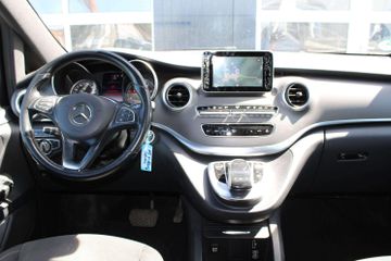 Mercedes V 220 - 6