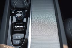 Fahrzeugabbildung Volvo V60 D3 AT R-Design* IntelliSafe*Pilot Assist*RFK