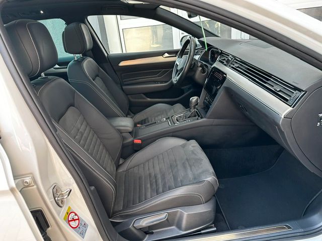 Passat Var R-Line TDi DSG PANO Standh Navi Matri