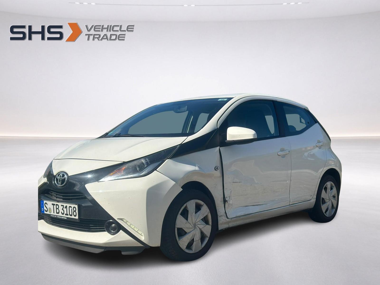 Toyota AYGO x-play 