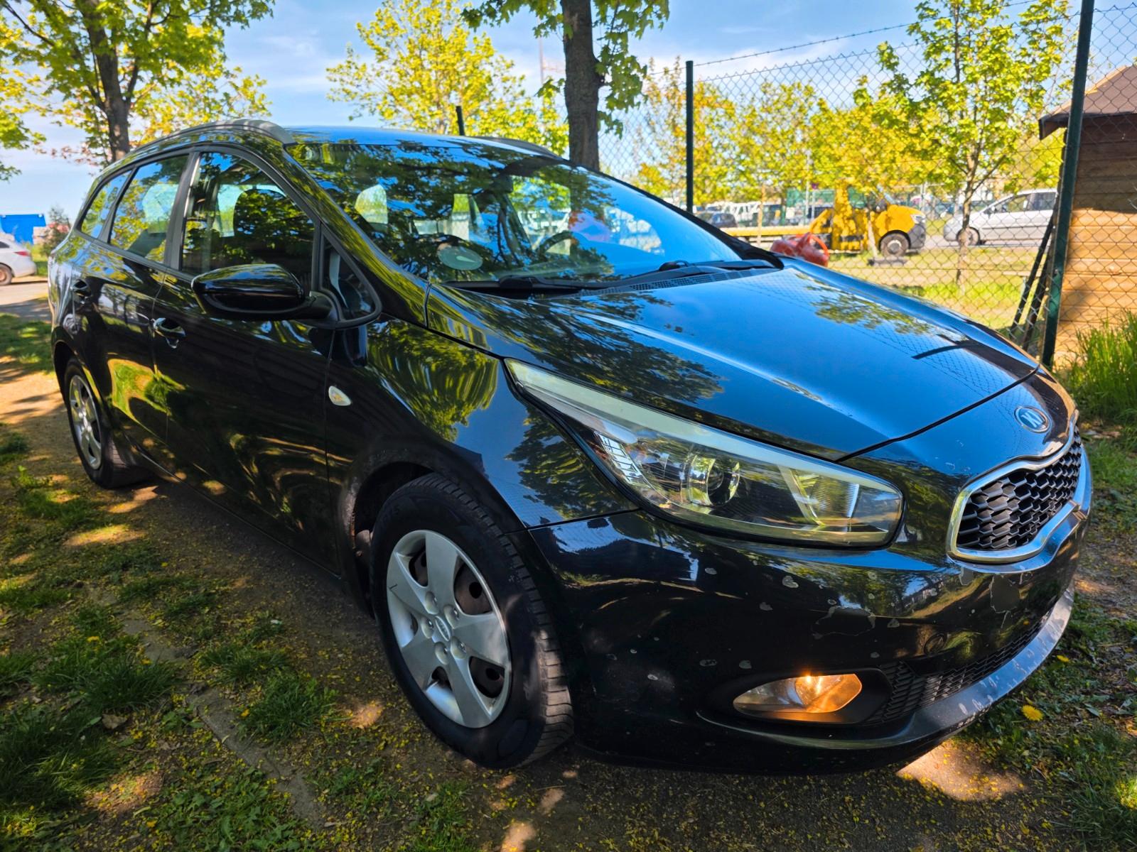 Kia cee'd 2013 — interior