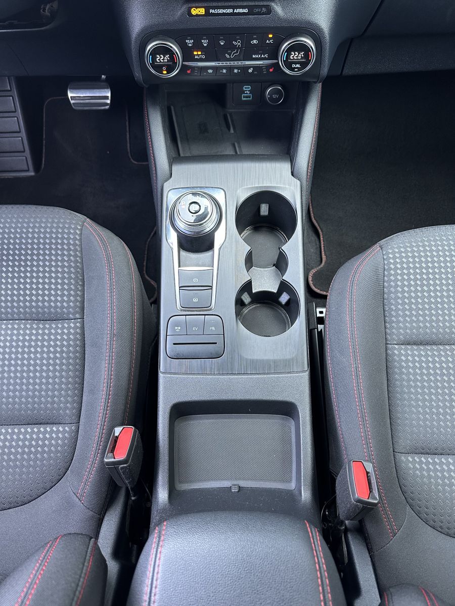 Fahrzeugabbildung Ford Kuga 2.5 DURATEC PHEV ST-Line NAV+LED+DAB+1HD+PP