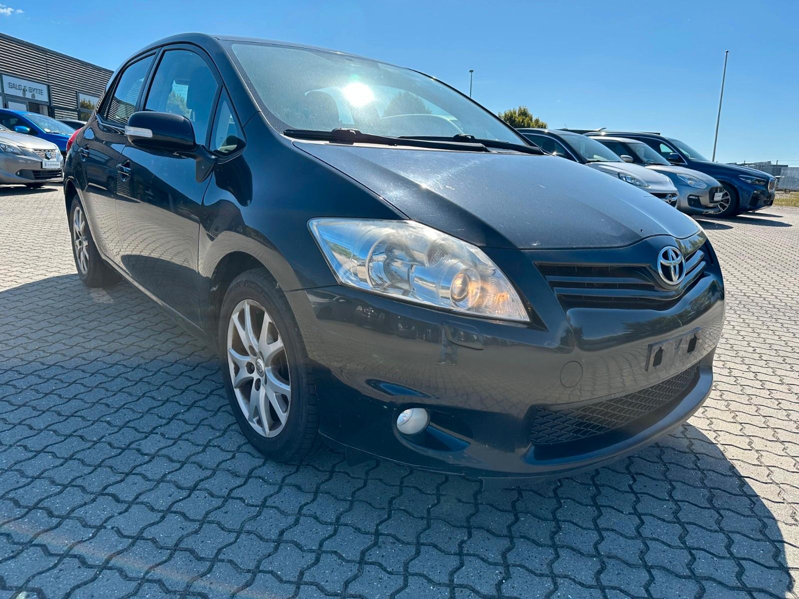 Toyota Auris 1,6-l-Valvematic AUTOMATIK! NR: 2682