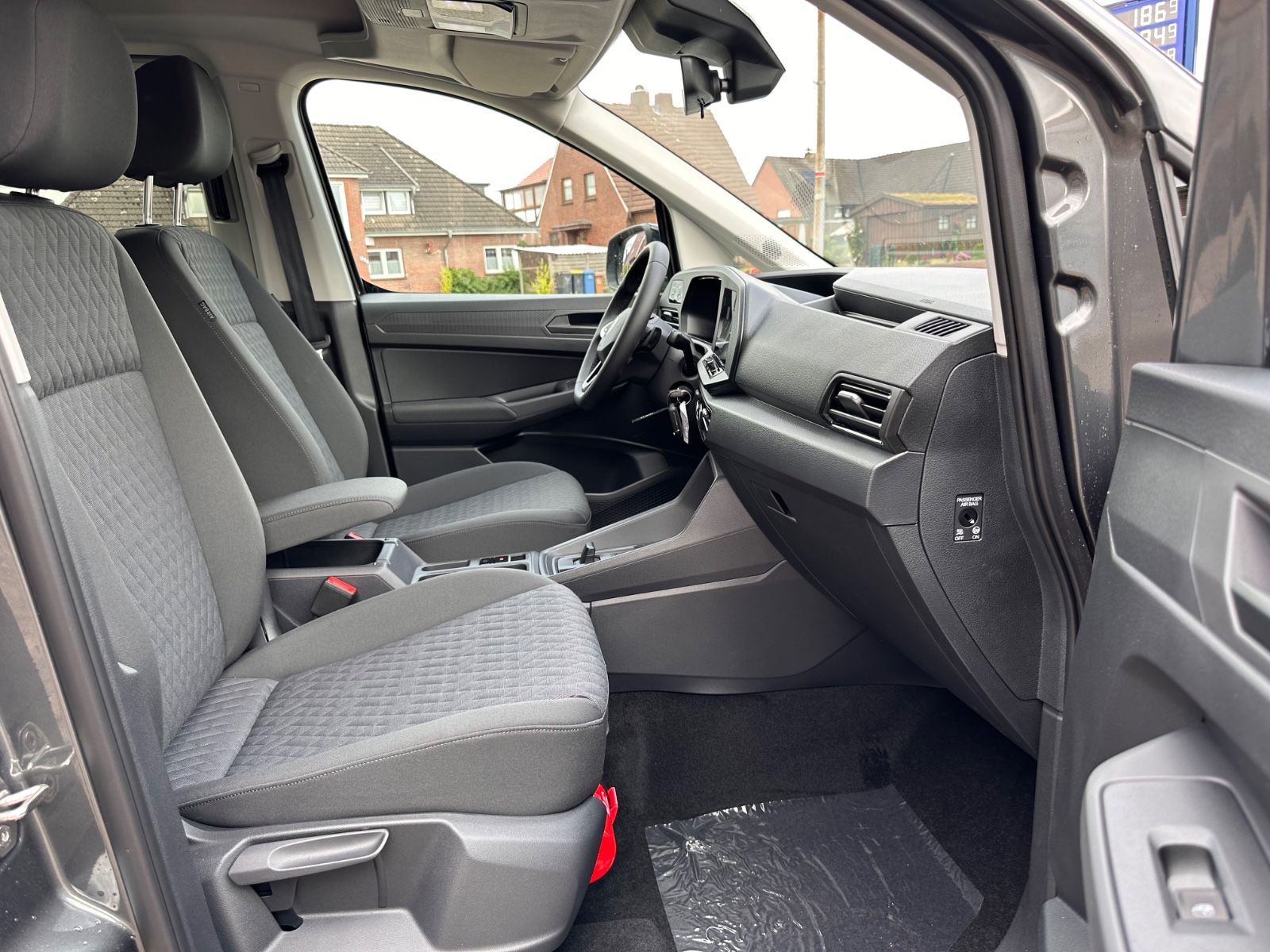Fahrzeugabbildung Volkswagen Caddy Maxi Kombi 1.5 TSI Life DSG AHK/ACC/APP