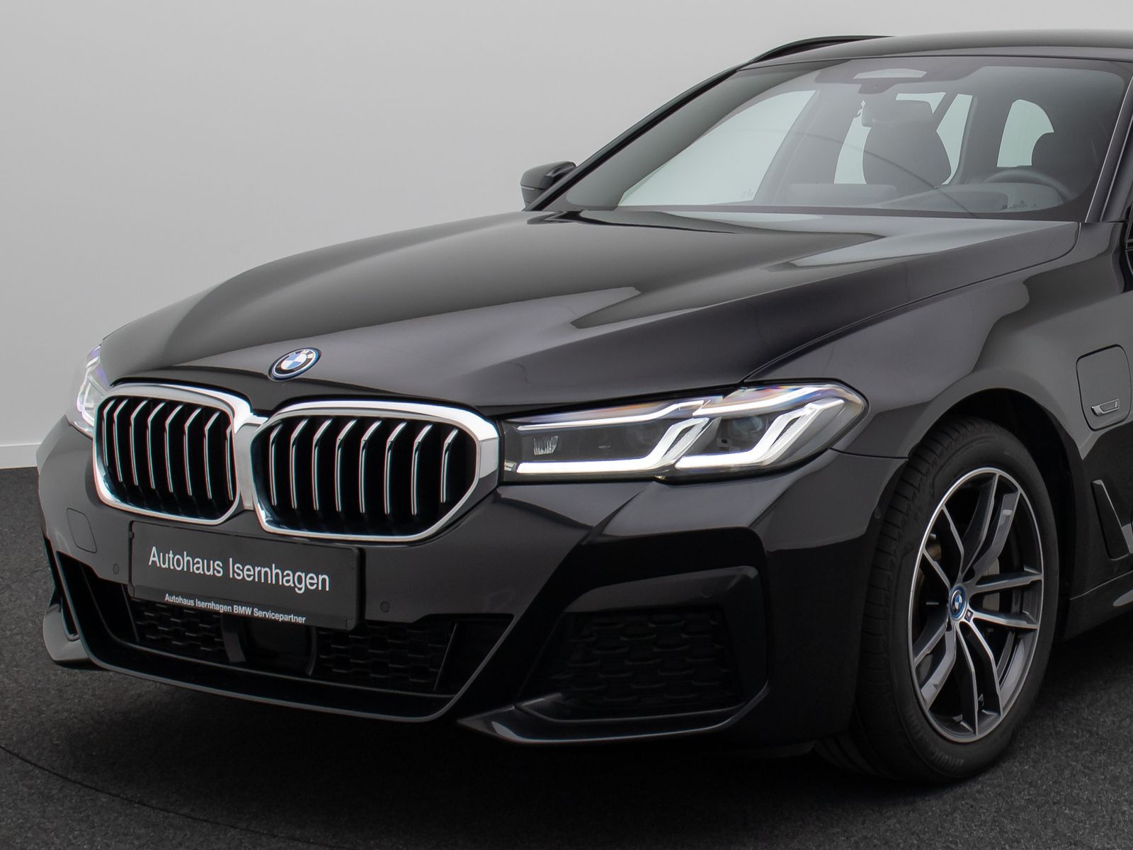 Fahrzeugabbildung BMW 530e xD M Sport HUD Komfort Laser 4xKlima DAB