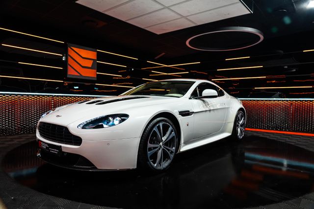 Aston Martin V12 Vantage*Manual*Collector*Exterior Carbon