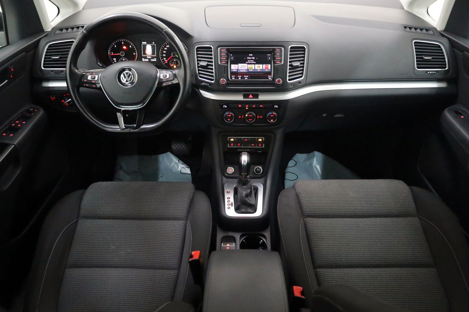 Fahrzeugabbildung Volkswagen Sharan Comfortline 7 Si,Navi,Xenon,SH,PDC,AHK el