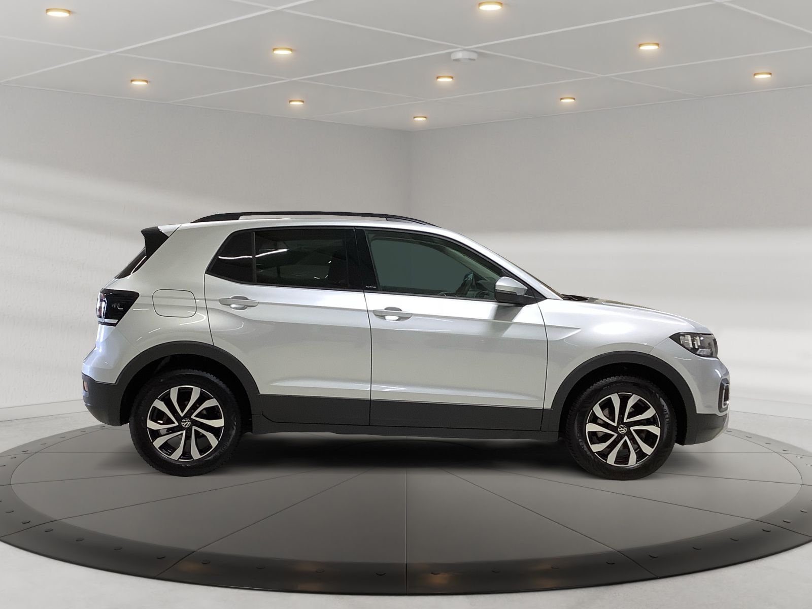 T-Cross Active 1,0 TSI 81 kW DSG AZV, Kamera, SH