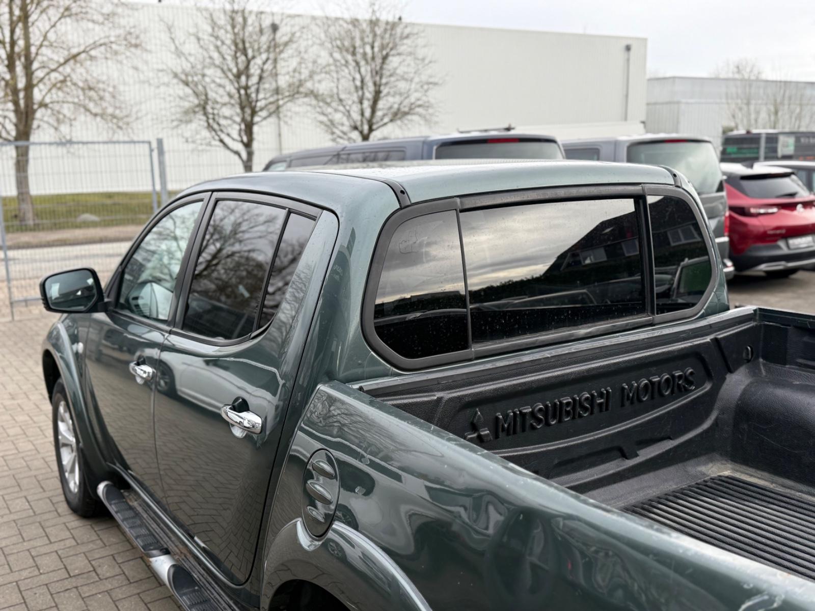 Mitsubishi L200 Intense 2.5 Doppelkabine 4WD /KLIMA/4x4/