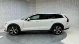 Volvo V60 Cross Country Pro AWD+STANDH+PANO+H&K+ - Volvo: C 60