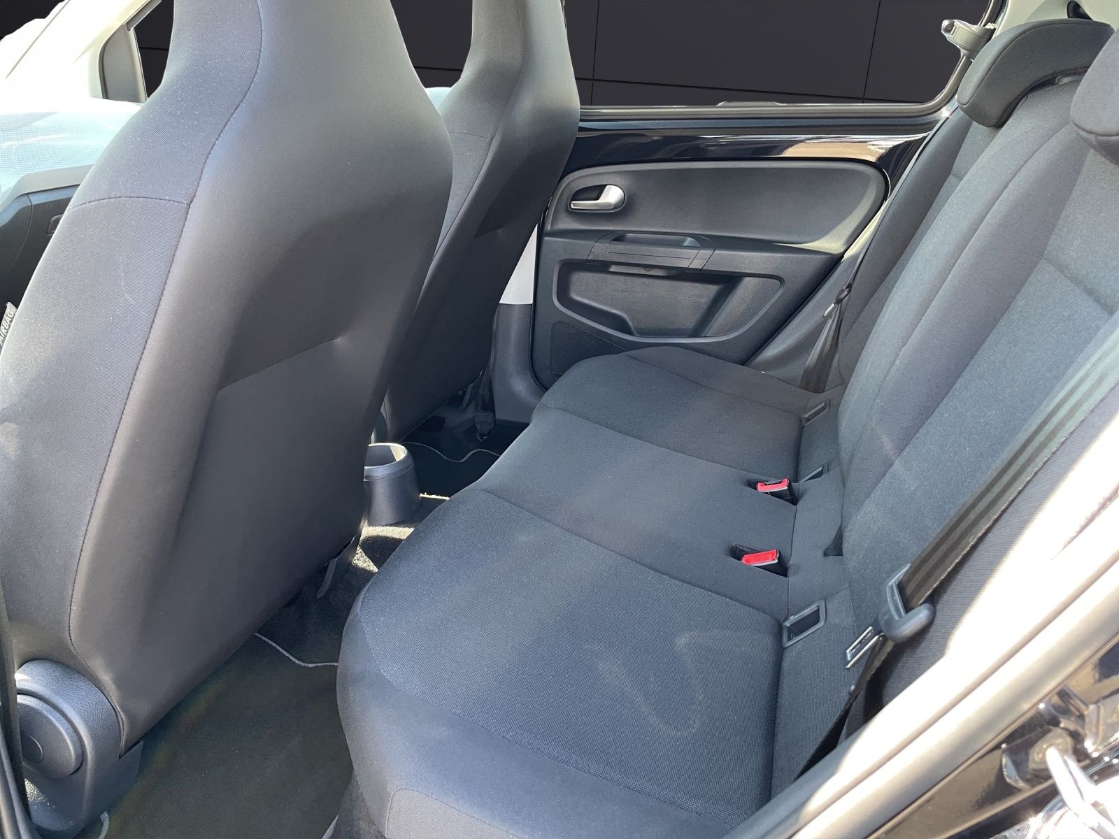 Fahrzeugabbildung Volkswagen e-up! Style Plus CCS Bluetooth SHZ
