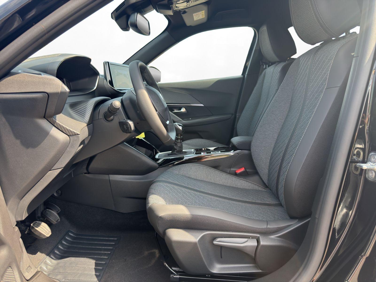 Peugeot 2008 Allure 100 Deutsches Fahrzeug Fast Vollauss