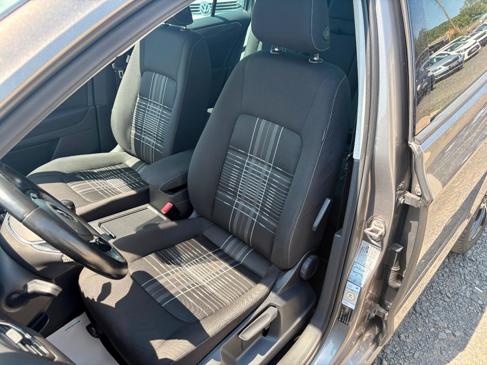 Fahrzeugabbildung Volkswagen Golf Sportsvan 2.0 TDI VII Lounge Xenon AHK ACC
