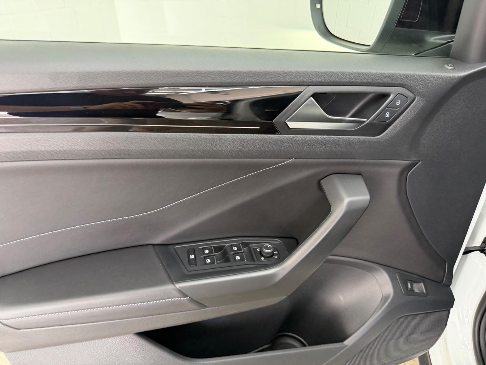 Volkswagen T-Roc R-Line 4Motion+IQ.LIGHT++ACC+APP-CONNECT+, миниатюра 15