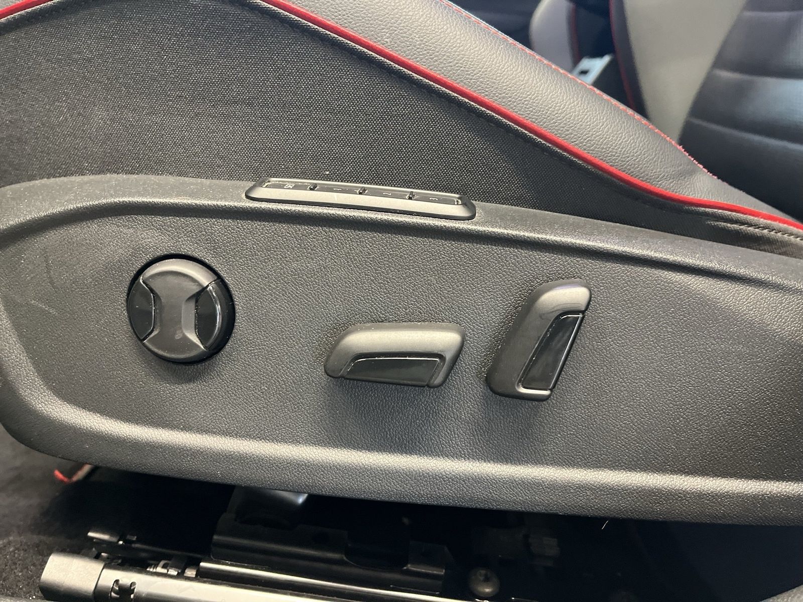 Volkswagen Golf - Bild 14