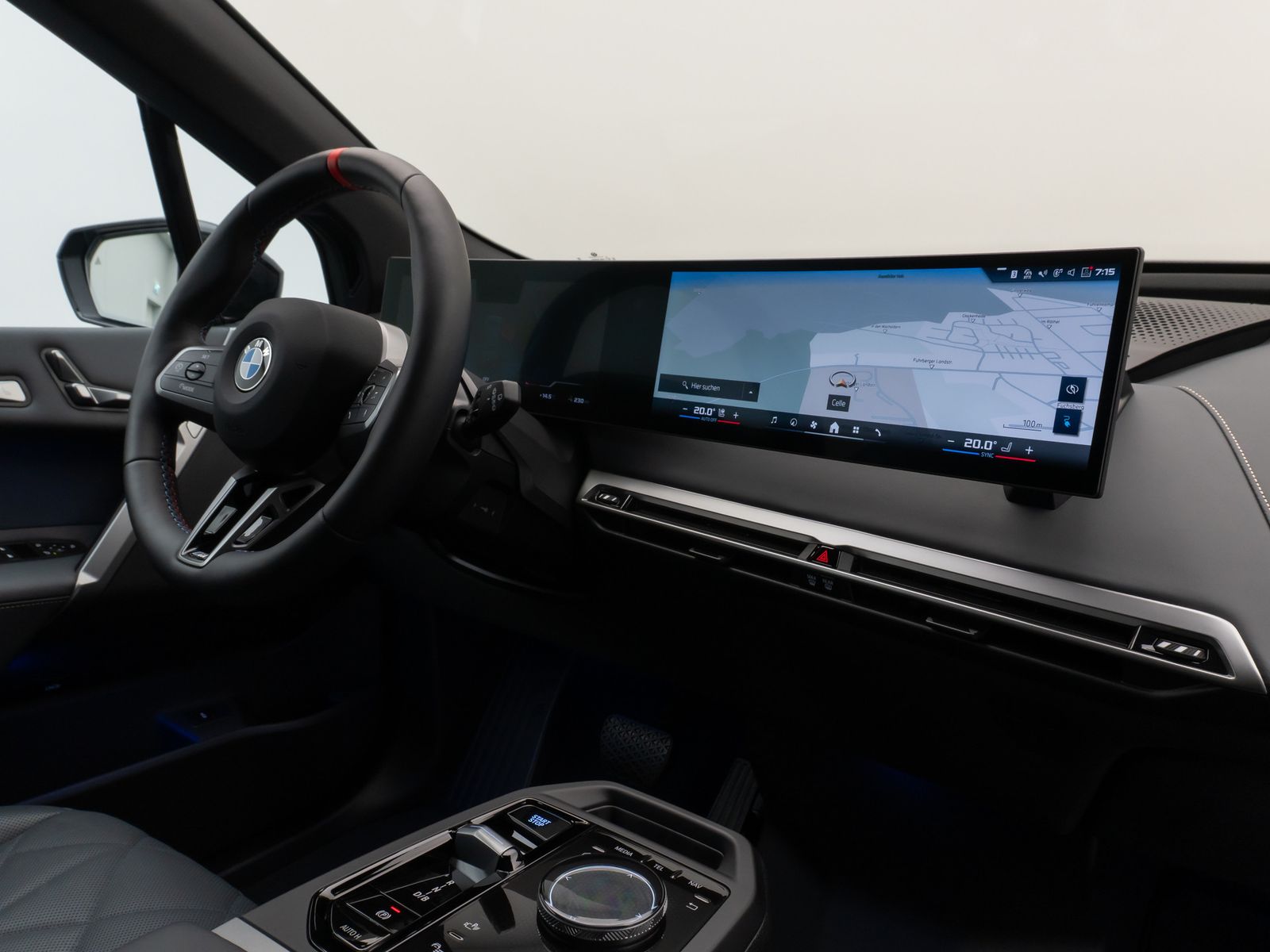 Fahrzeugabbildung BMW iX M60 Panorama 360°Laser B&W SoftCl Massage 22"