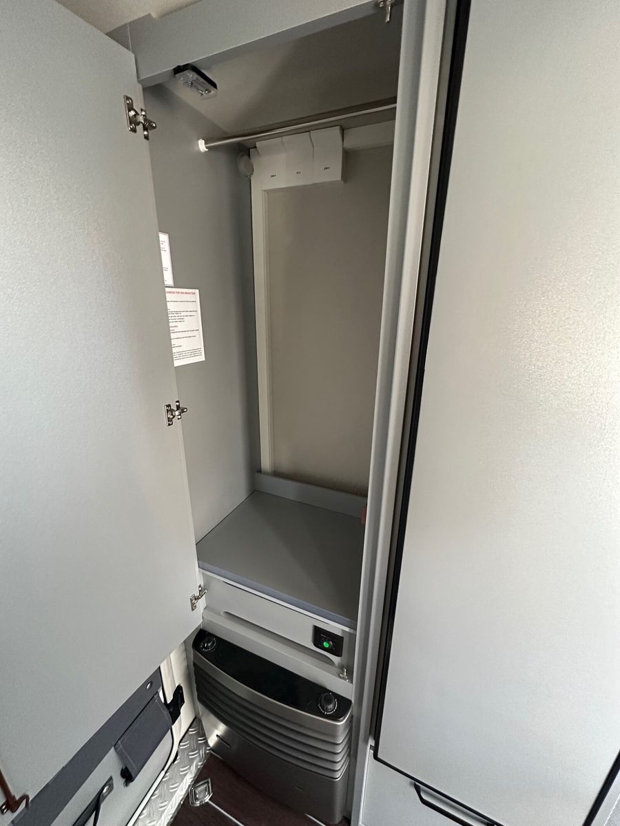 Fahrzeugabbildung Knaus Sport & Fun BLACK SELECTION 480 QL Klima Markise